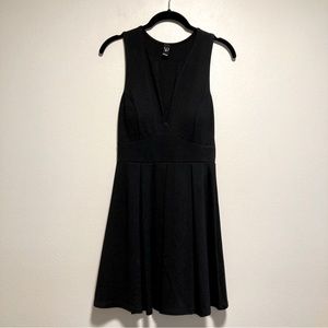 Windsor Deep V-Neck Dress, A-Line, Size Medium, Black, Thick Unlined Fabric